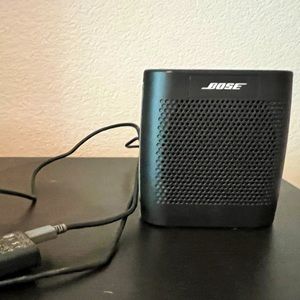 Bose SoundLink Color Speaker & Charging Cord